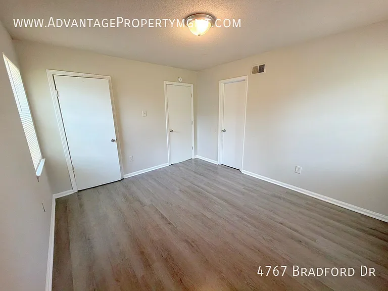 4767 Bradford Dr — Photo 16