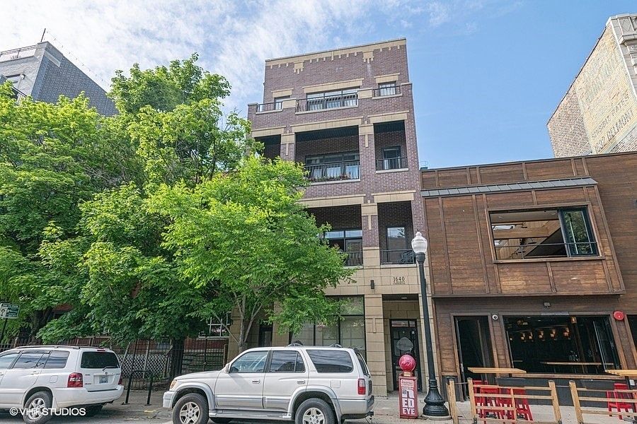 1st image of 1640 W Belmont Ave APT 2
