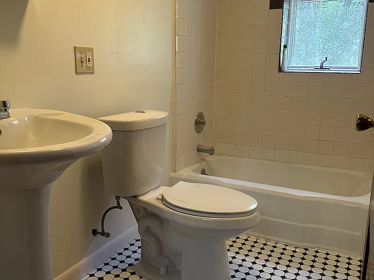 Bathroom Image 1