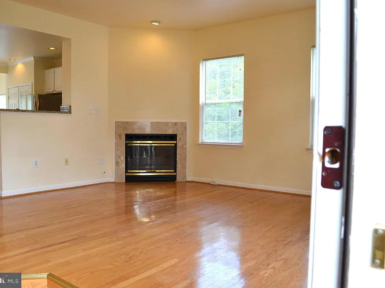 6863 Drifton Ct — Photo 2