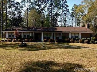 651 Camellia Dr, Pembroke, GA 31321