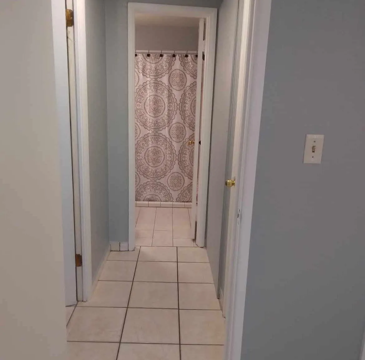 6024 W Clifton St — Photo 2