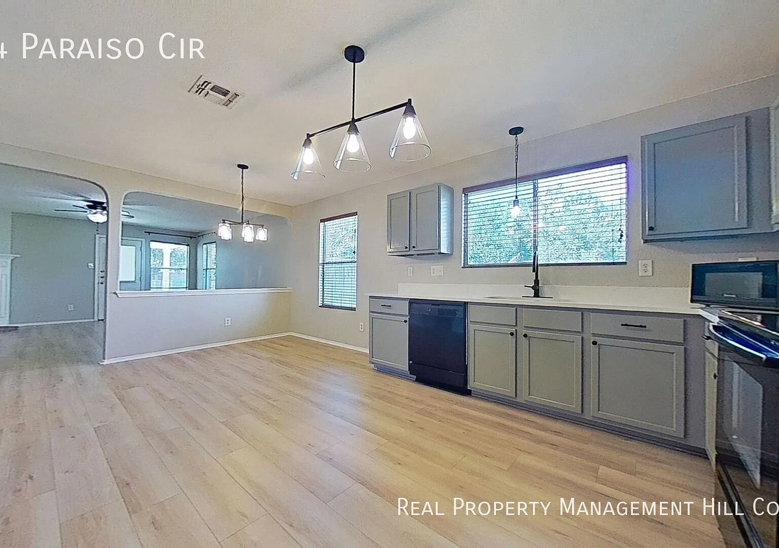 Renovated 3 Bed 2 Bath with Spacious Backyard in Boerne ISD — Photo 4