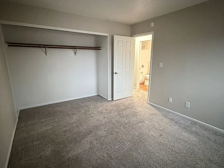 213 28th Ave W #3 — Photo 4
