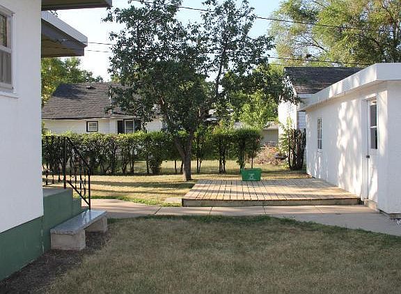 3rd image of 219 23rd Ave N