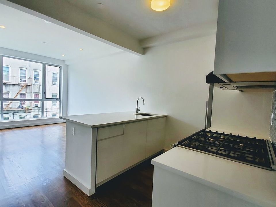 1st image of 303 Cooper St #B3