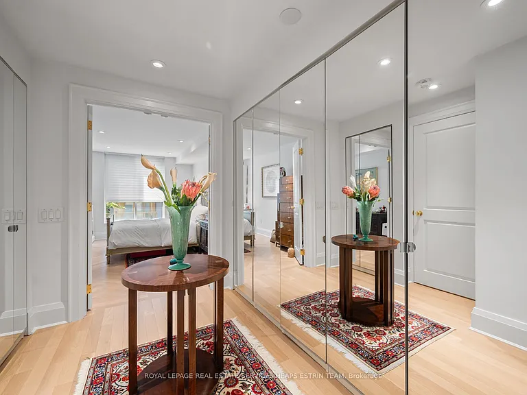 225 Davenport Rd #401 — Photo 17