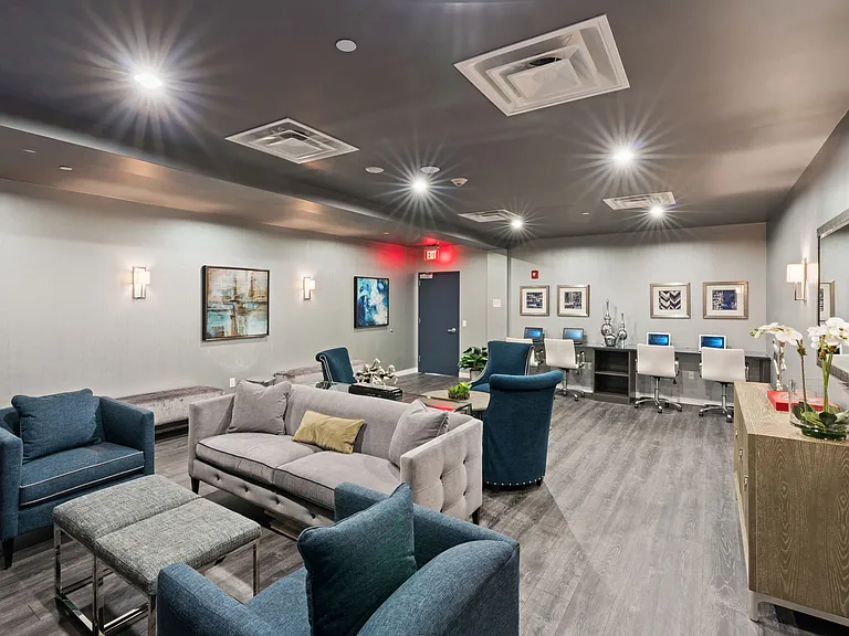 The Quincy — Photo 12