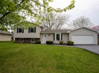 9615 Dunkelow Rd, Franksville, WI 53126