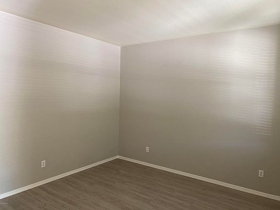 4th image of 15564 W Poinsettia Dr