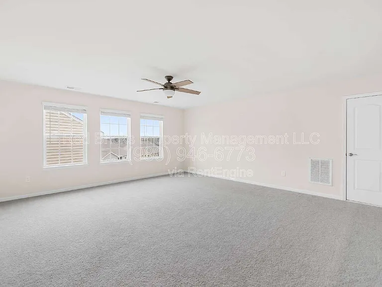 2207 Restina Dr — Photo 24