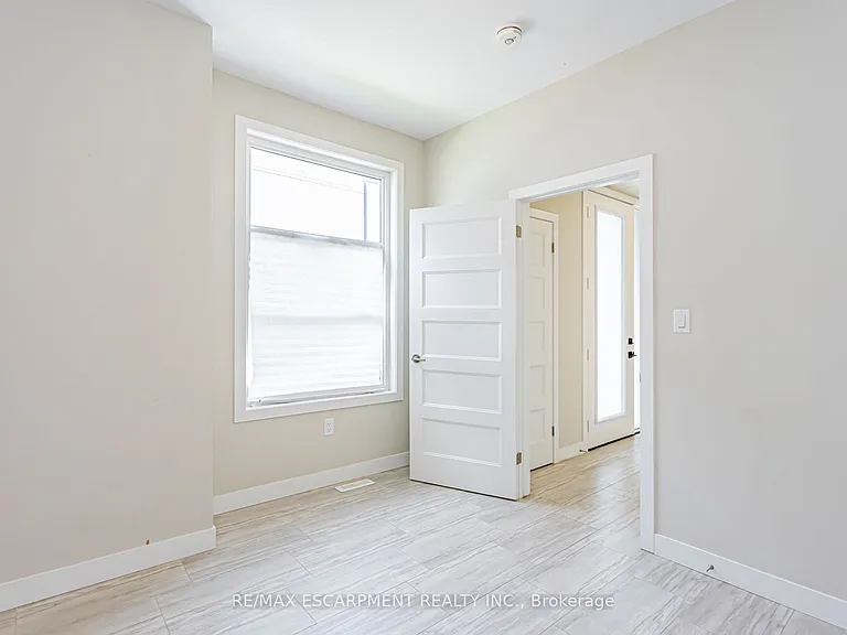 941 Manhattan Way — Photo 29