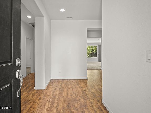 4th image of 401 Alysheba Ct