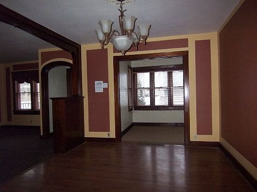 2nd image of 402 S Van Buren St