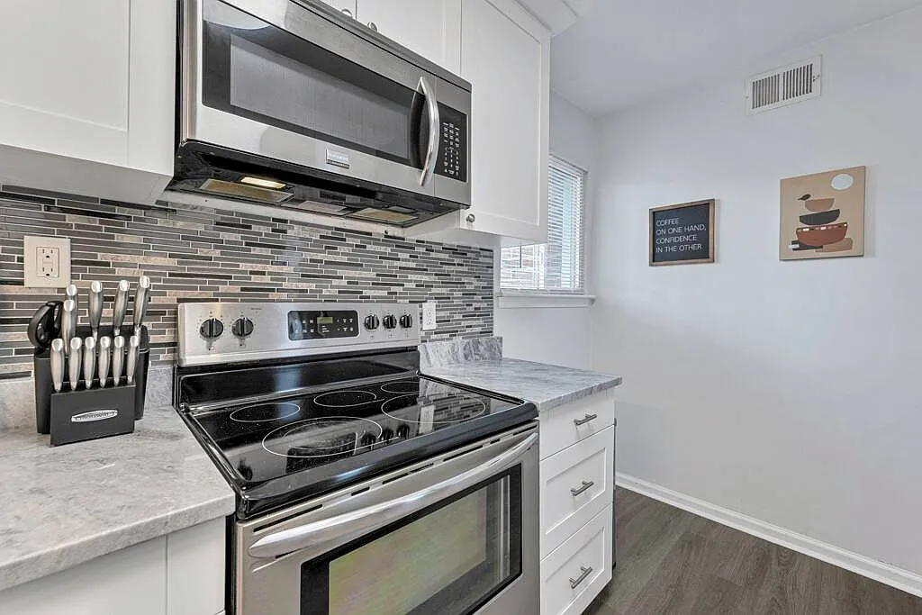 3 bed, 1085 sqft, $4,750 — Photo 4