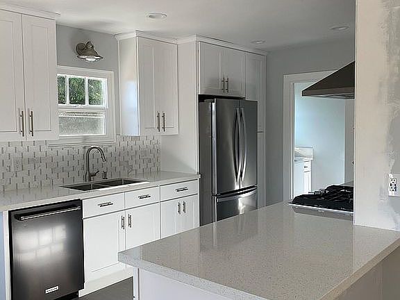 2nd image of 243 Hannalei Dr