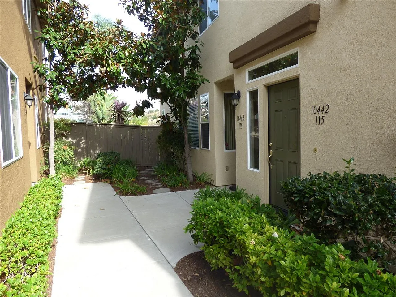 2 bed, 1064 sqft, $3,250 — Photo 2