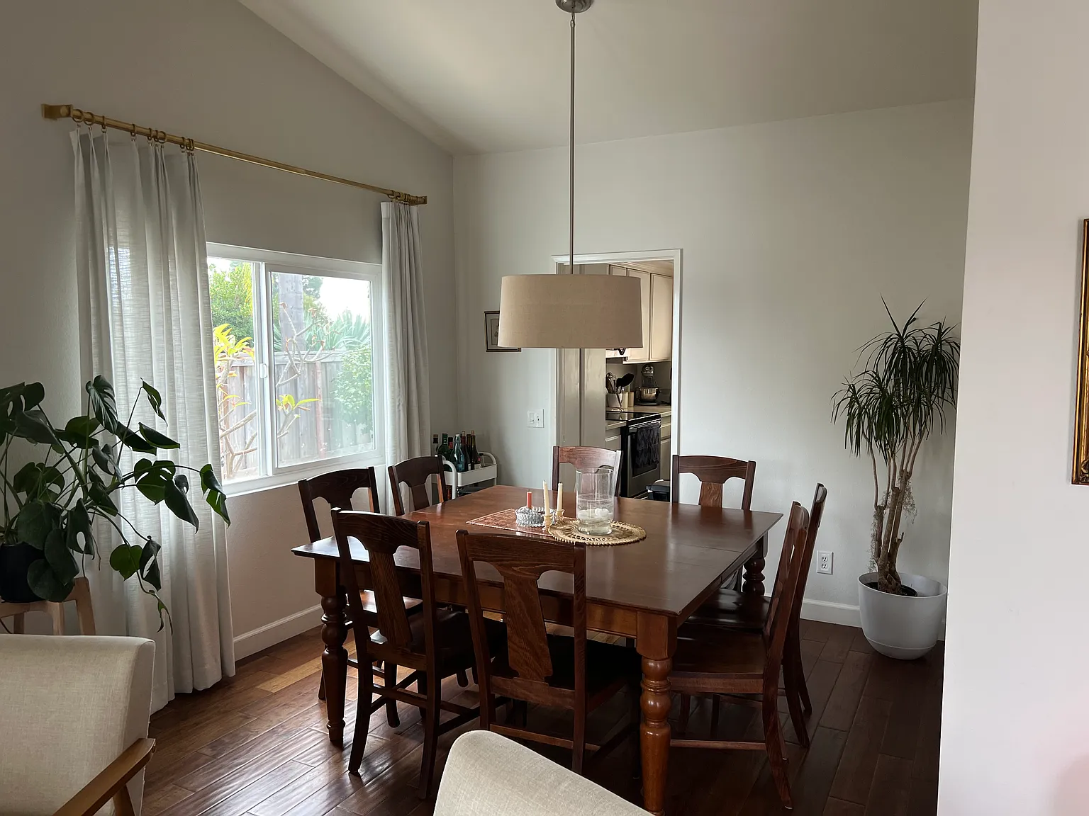 3 bed, 1564 sqft, $1,100 — Photo 3