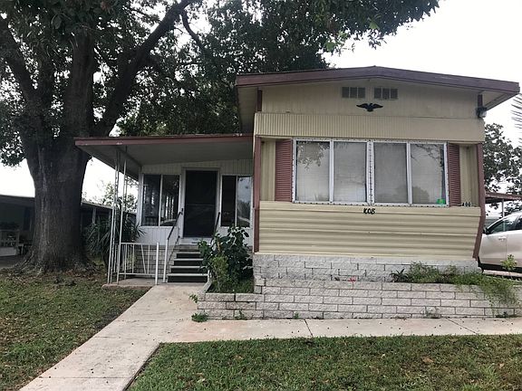 2nd image of 1008 Fountainview S