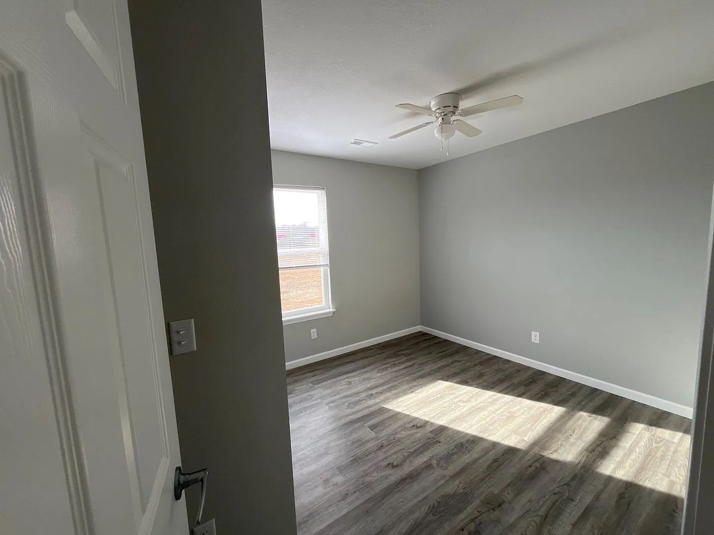 1208 Jones Ave — Photo 3