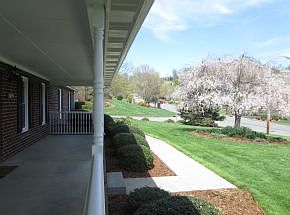 4th image of 3428 Berkshire Cir