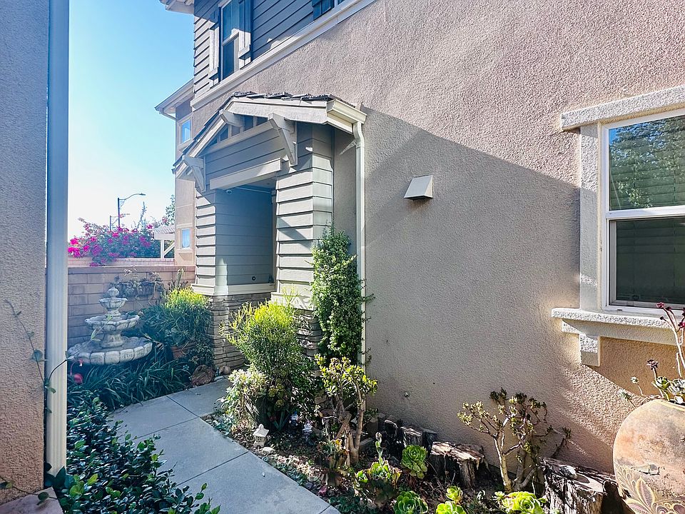 1st image of 4002 S Cloverdale Way