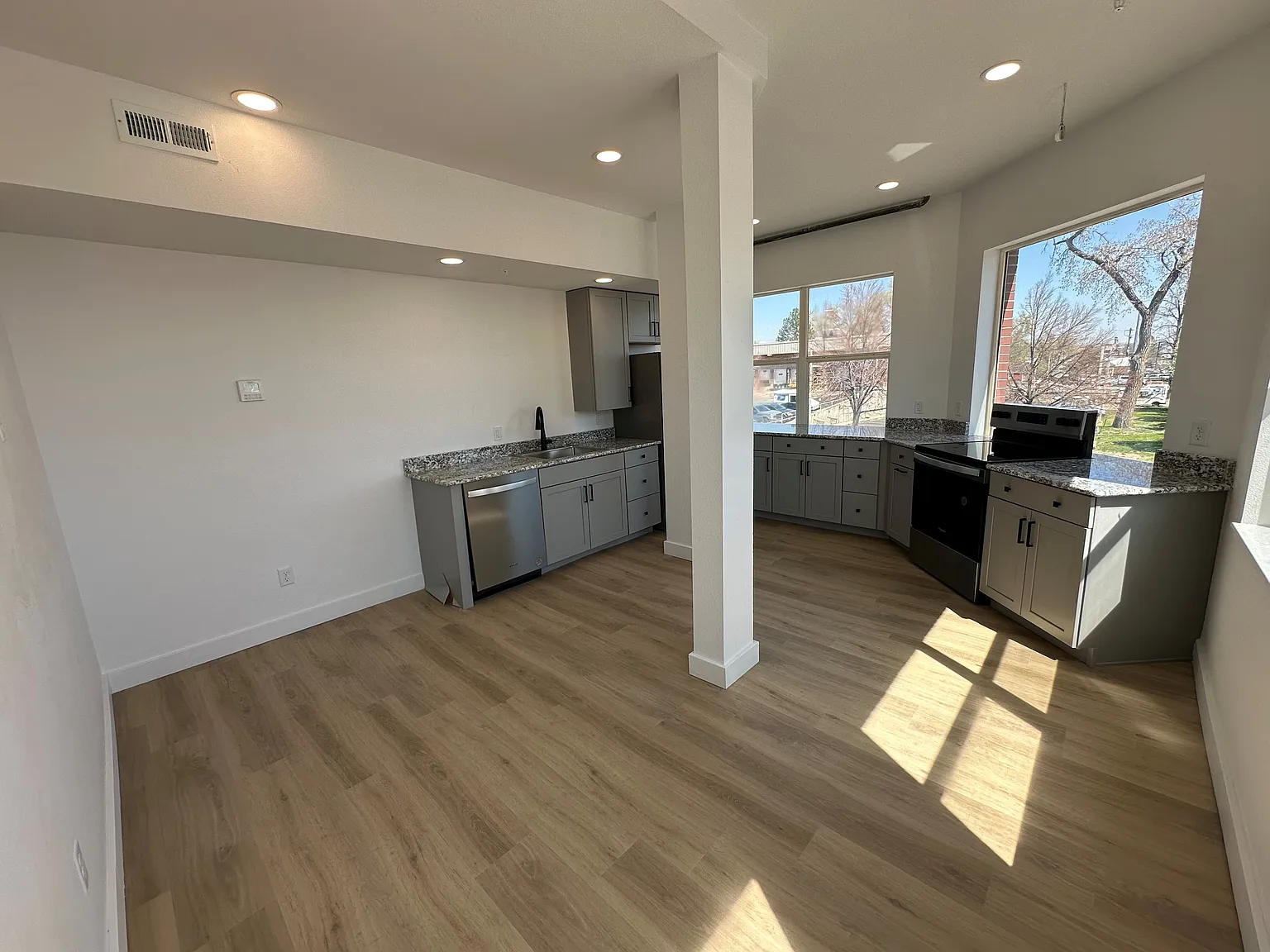 1 bed, 445 sqft, $1,395 — Photo 2