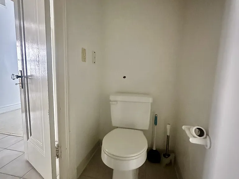 6229 N Claremont Ave #2 — Photo 4