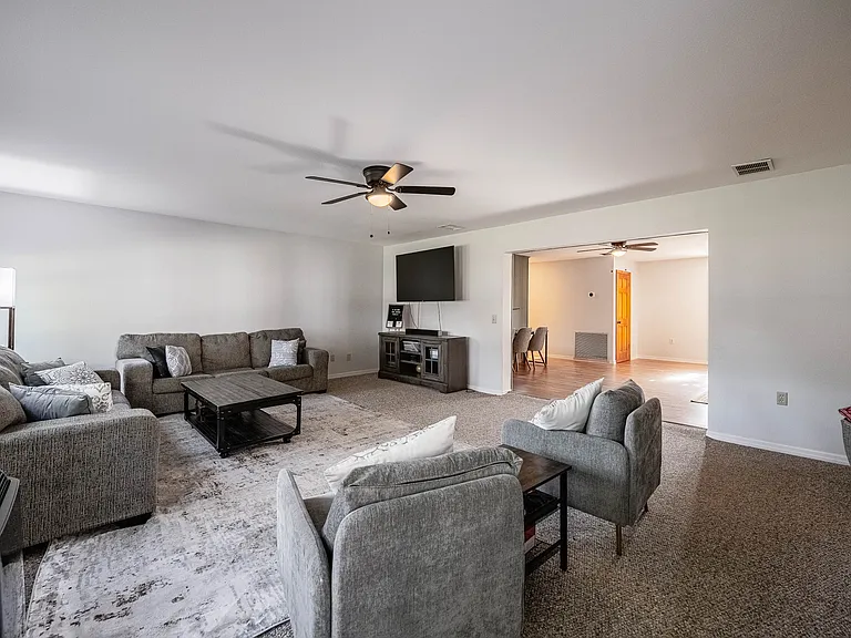 5905 Whispering Pines Rd — Photo 18