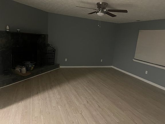 Living room, with fireplace