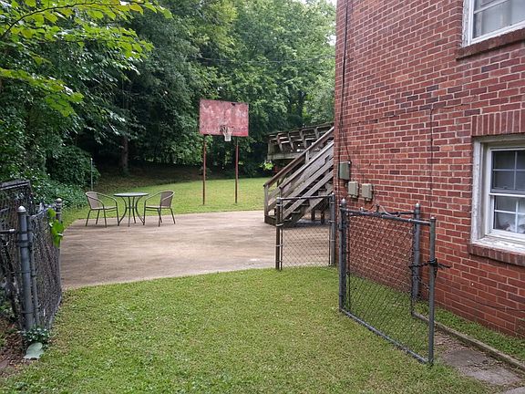 3rd image of 305 Brooks Ave