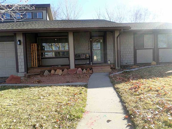 3rd image of 2752 Spring Valley Cir