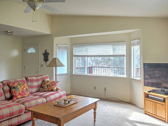 4th image of 20437 Pine Mountain Dr #318