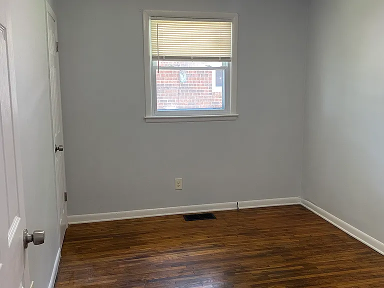 136 Vandiver Dr #B — Photo 10