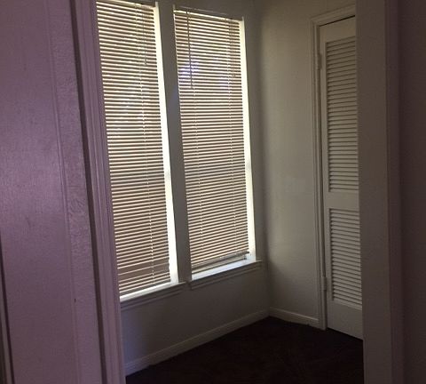 4th image of 218 Lake Meadows Dr