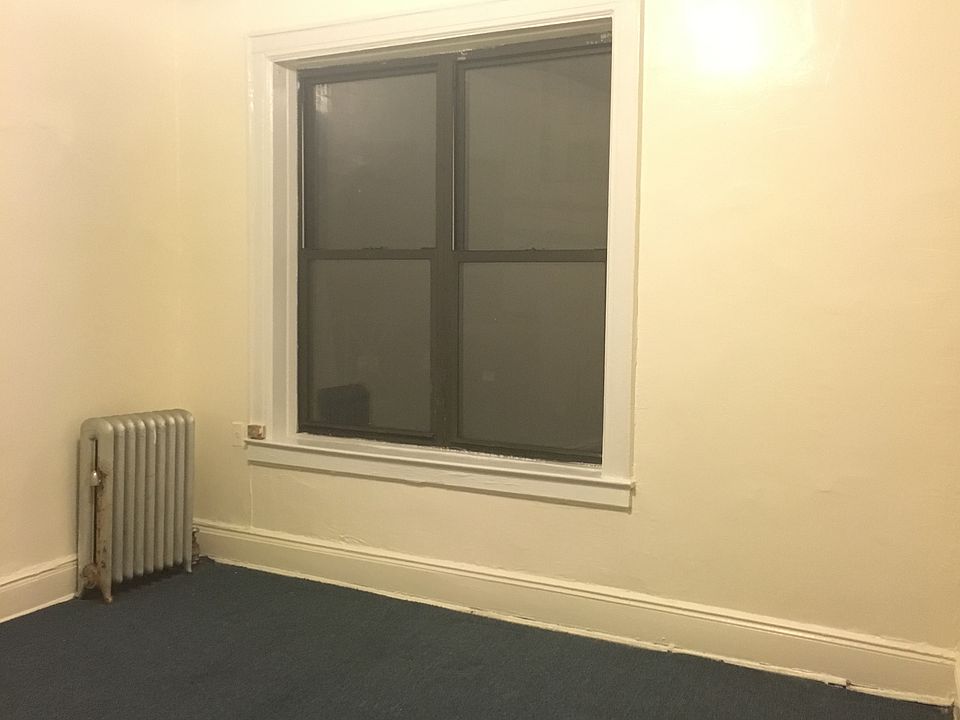 1st image of 2928 Newtown Ave