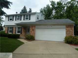 504 Elmshaven Dr, Lansing, MI