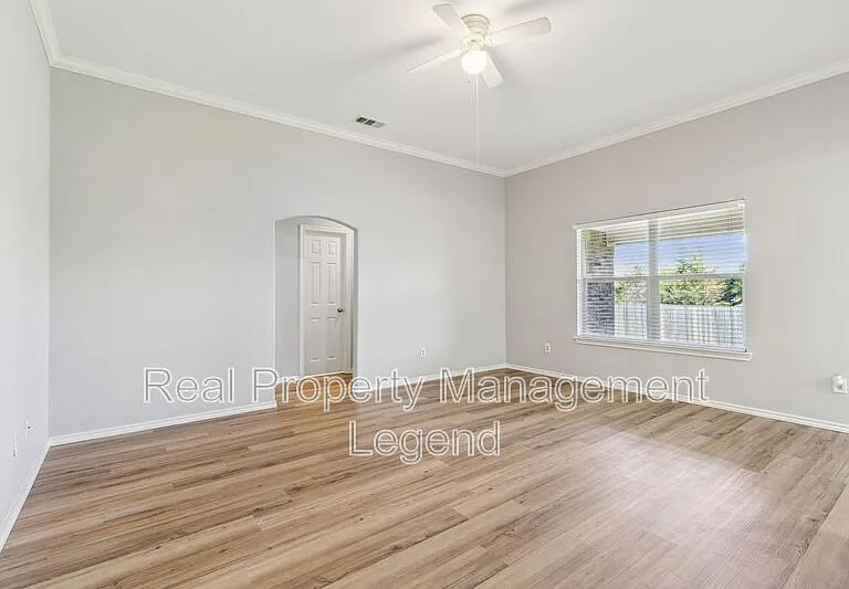 110 Magnolia St — Photo 7