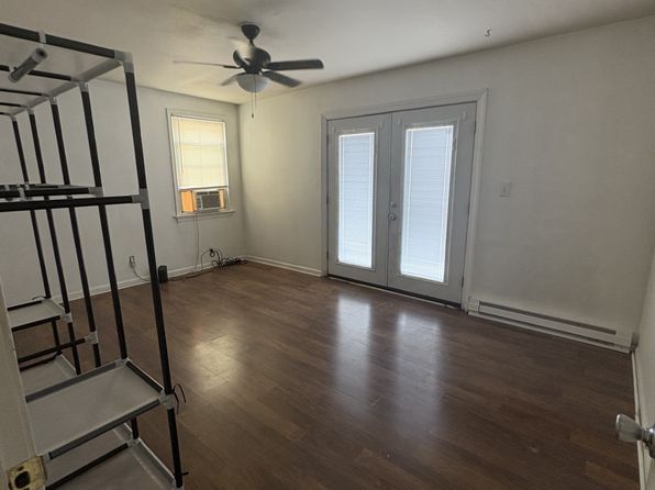 313 33rd St APT 2