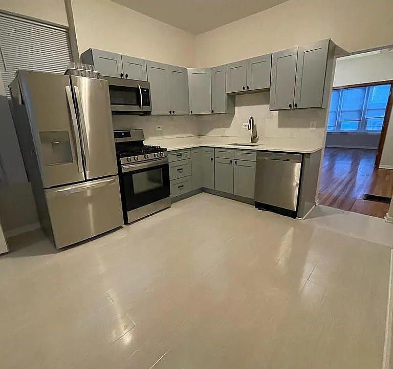 1st image of 2245 W Armitage Ave #3R