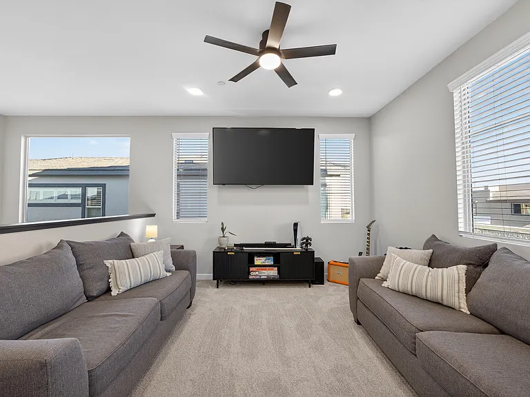 10255 Vonbulin Ave — Photo 16