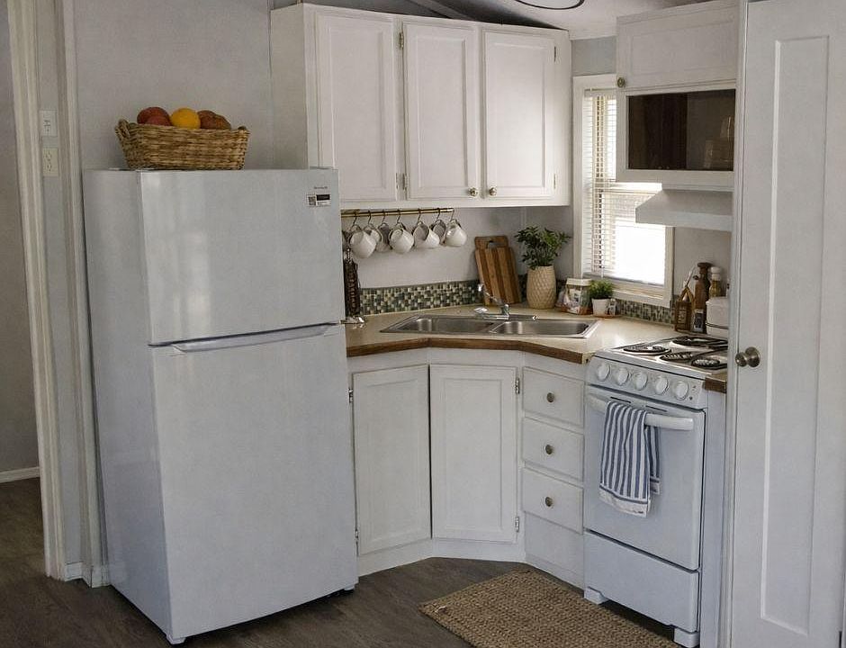 1st image of 925 Ponce De Leon Blvd #5