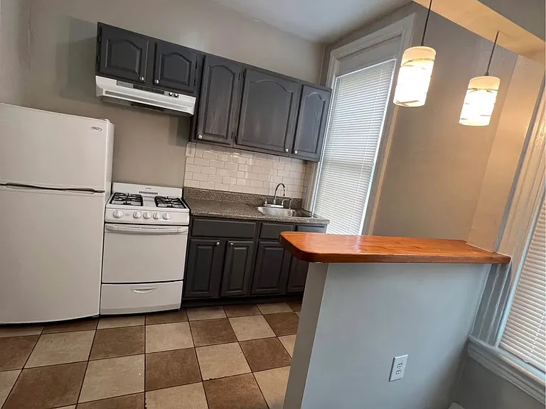 530 Franklin St #2F — Photo 1