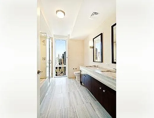 Sold by Nest Seekers International | media 11
