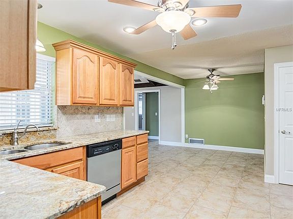 4th image of 2721 Citron Dr