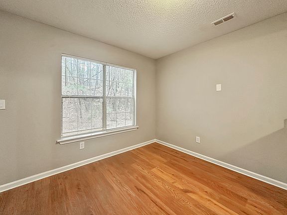 3rd image of 1421 Isleworth Cir