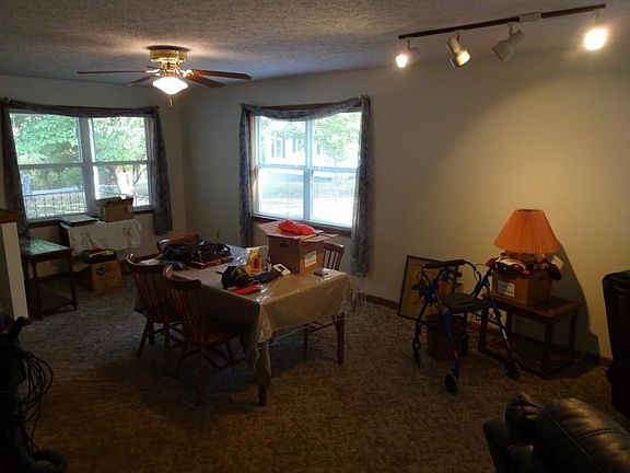 3rd image of 3533 Thornton Dr