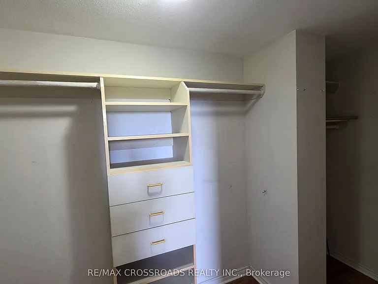 180 Markham Rd #921 — Photo 28