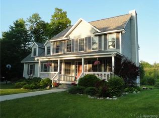 1353 Perry Lake Rd, Ortonville, MI 48462