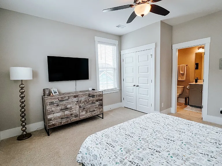 393 Oak Park St — Photo 43